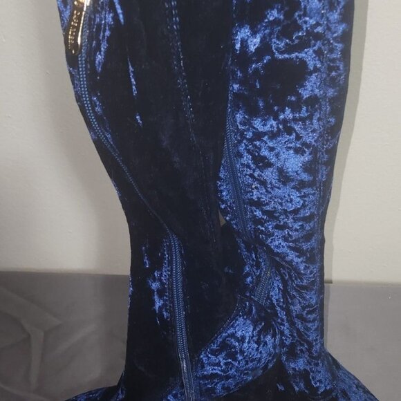 Cape Robbin - Picture 3 of 4